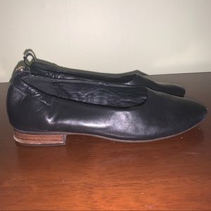 Taryn Rose ballet flats size 7.5‎